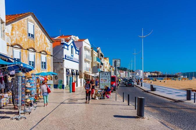 Sunset Terrace - Beachfront Apartment With Private Parking Nazaré Exterior photo