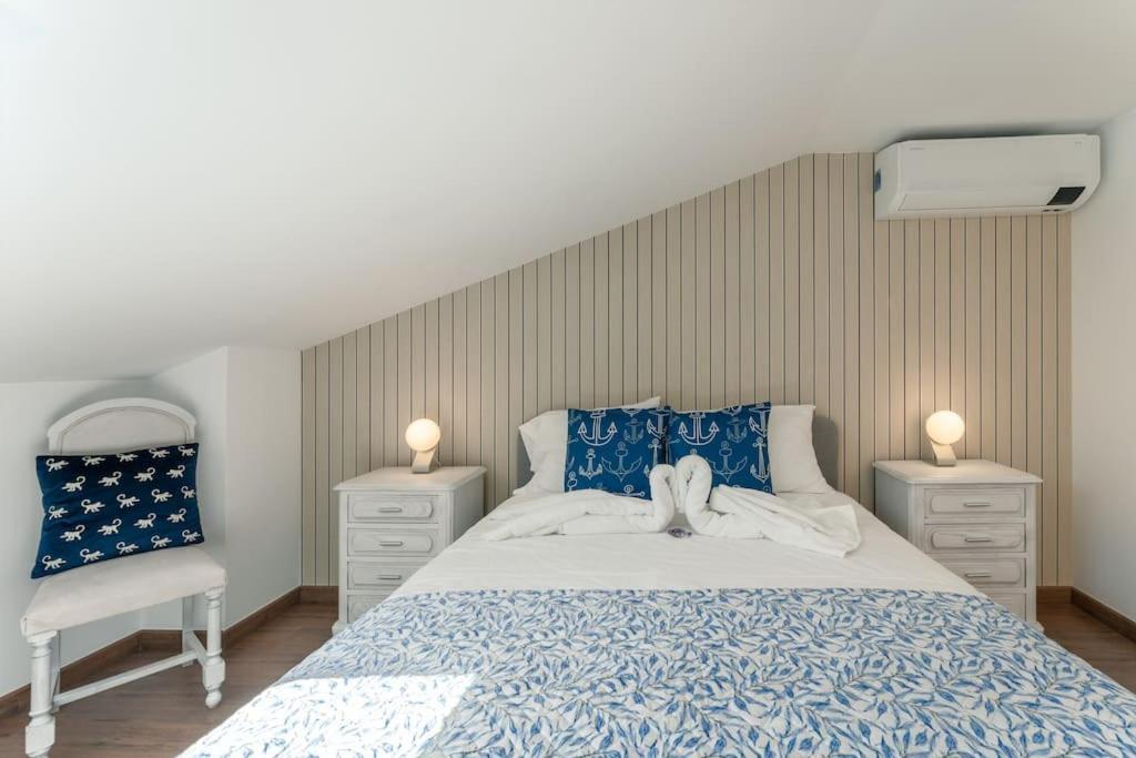 Sunset Terrace - Beachfront Apartment With Private Parking Nazaré Exterior photo