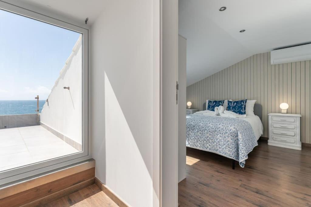 Sunset Terrace - Beachfront Apartment With Private Parking Nazaré Exterior photo
