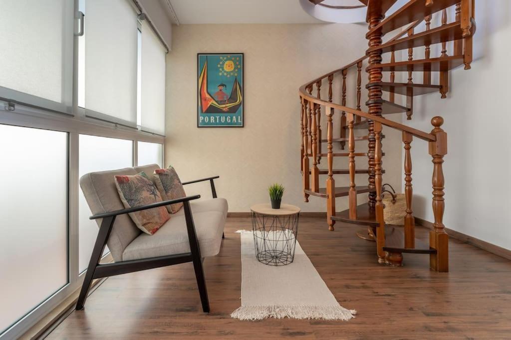 Sunset Terrace - Beachfront Apartment With Private Parking Nazaré Exterior photo